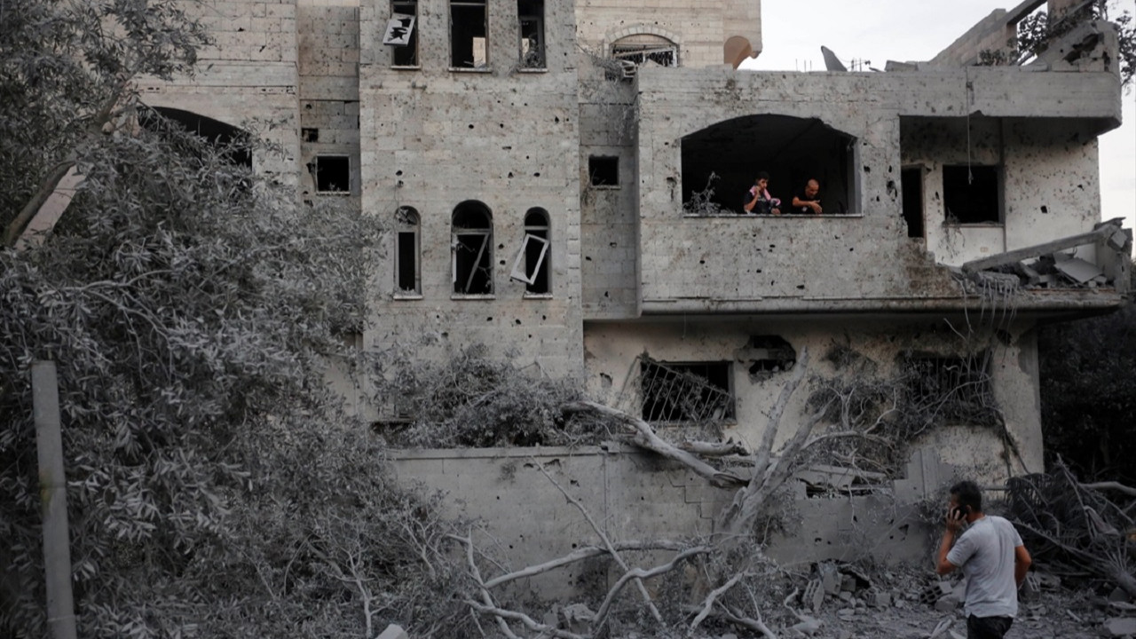 israilin-gazzeye-duzenledigi-saldirilarda-5-bin-500-bina-tamamen-yikildi-cebj