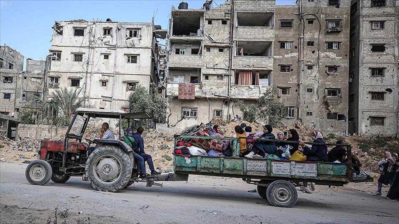 israilin-100den-fazla-hava-saldirisina-maruz-kalan-cibaliya-multeci-kampindan-goc-basladi-dkfw