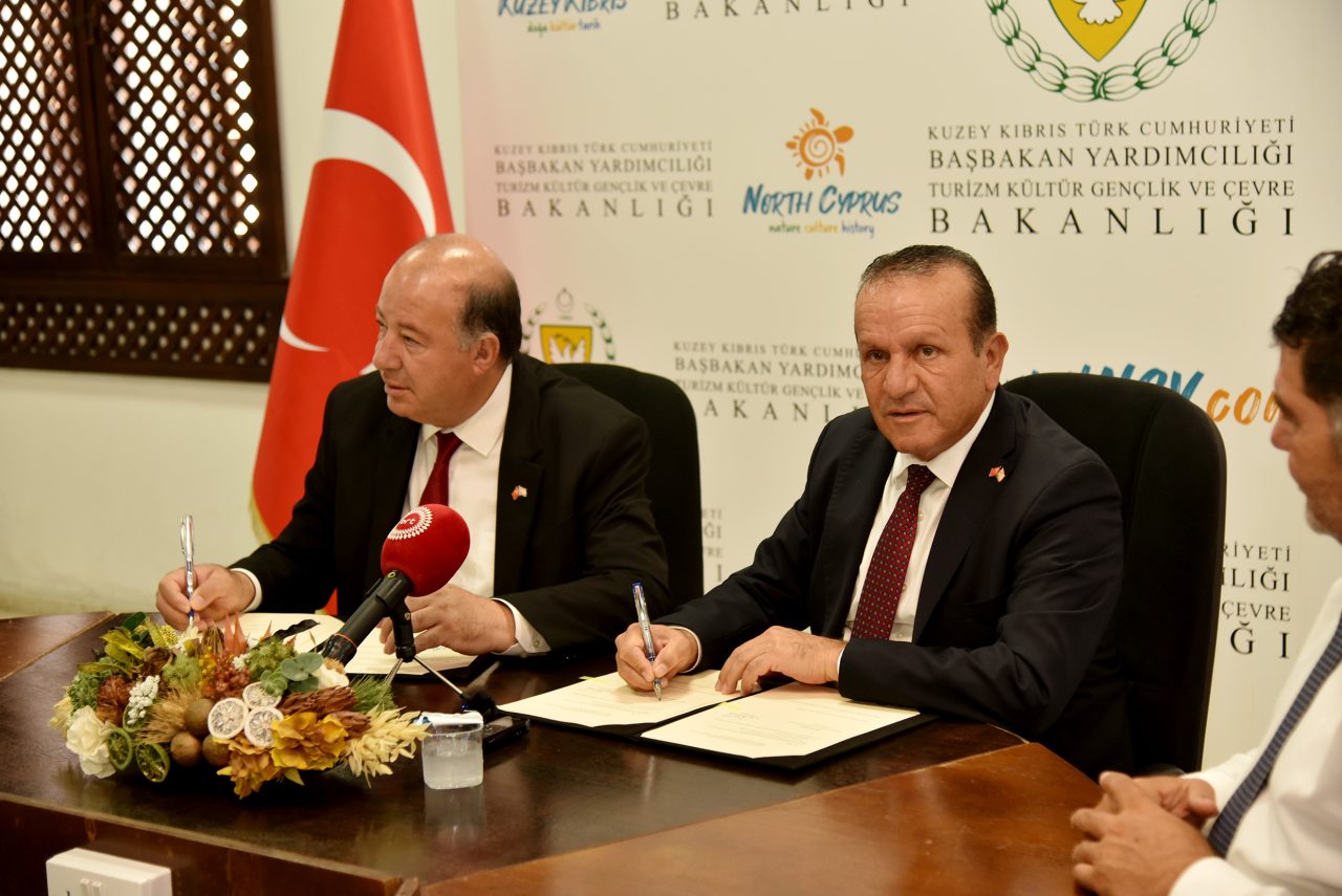 saglik-bakanligi-ile-turizm-bakanligi-arasinda-su-tahlilleri-konusunda-isbirligi-protokolu-imzalandi-3-so-1280x855.jpg