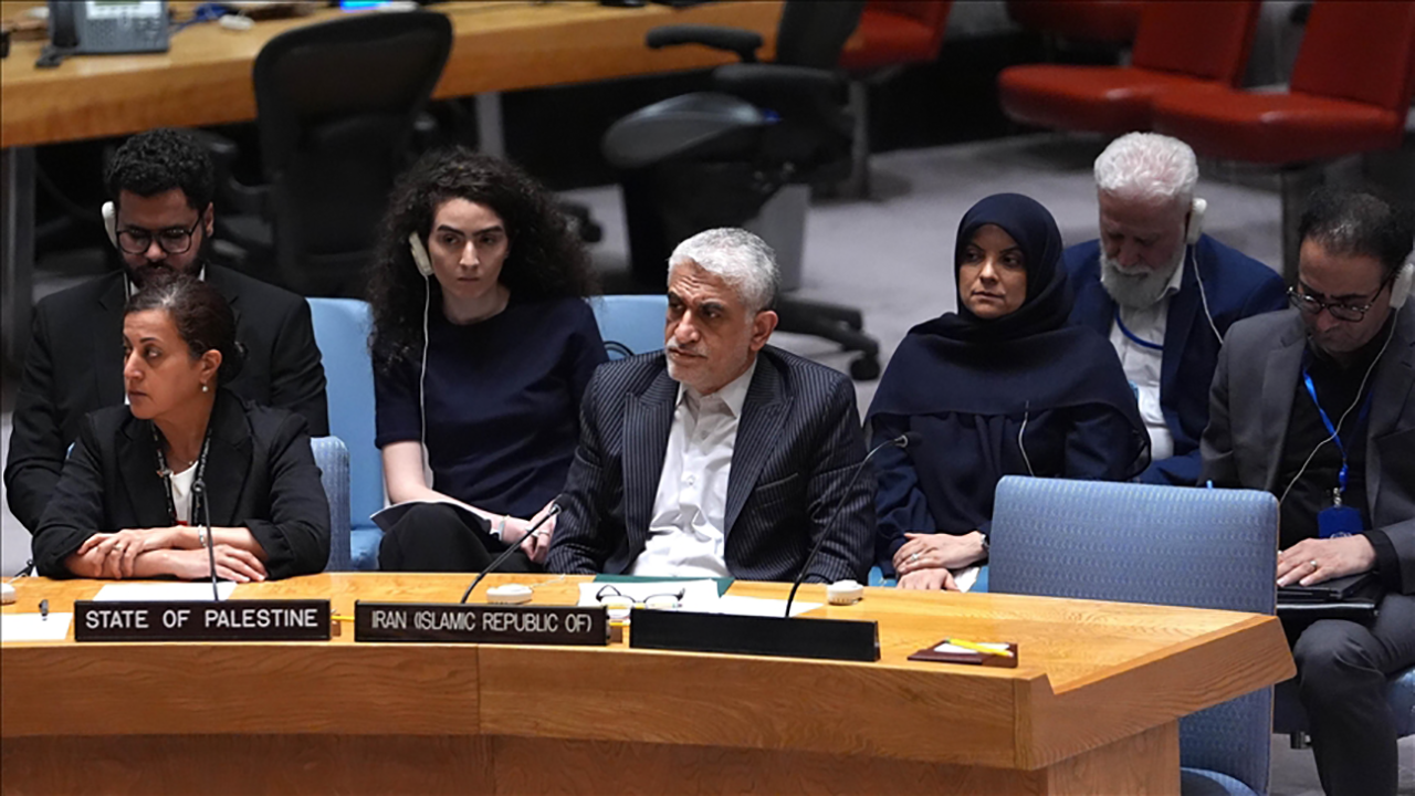 iranli-yetkililer-hamaney-israile-direkt-saldiri-emri-verdi-wo4c