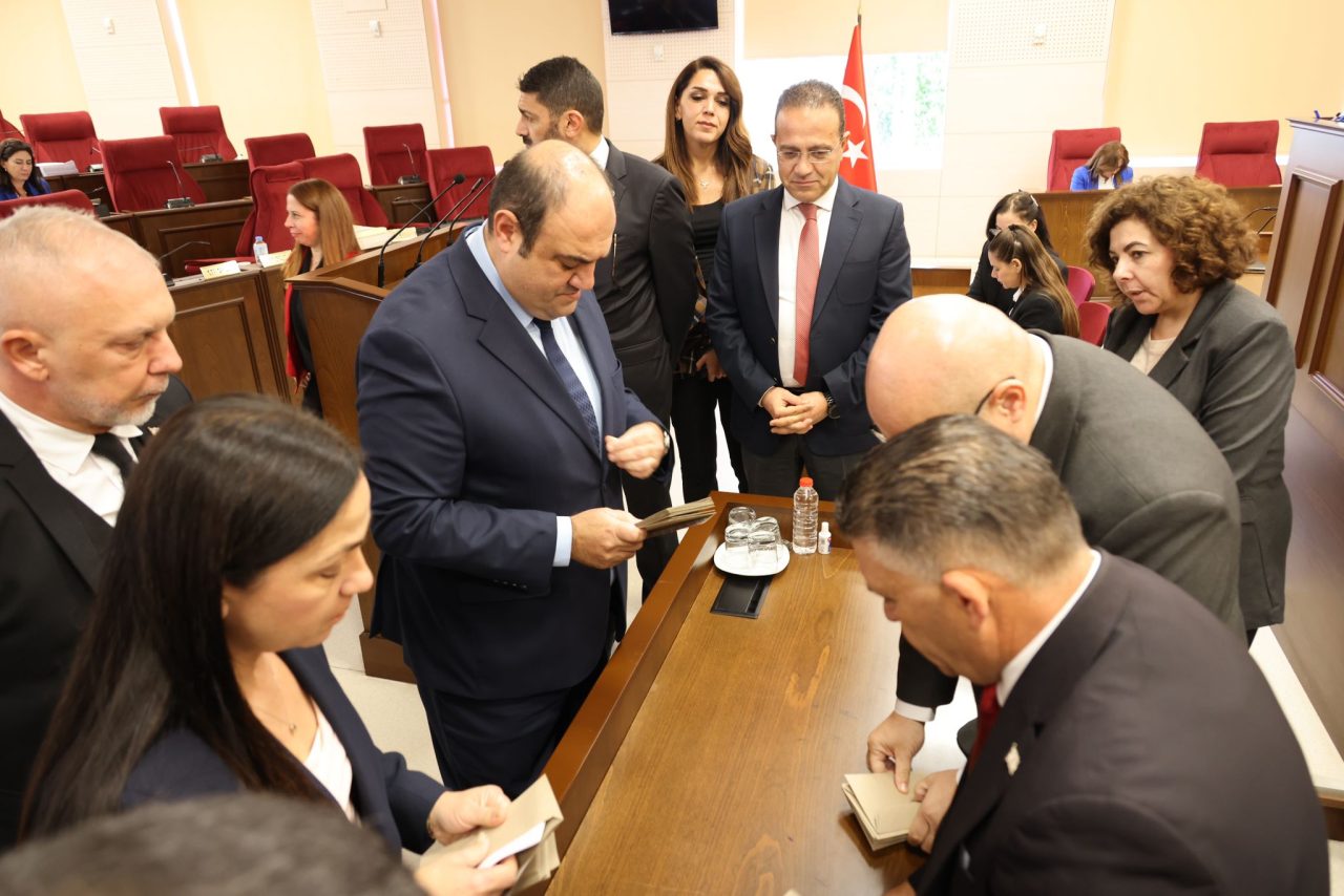 8e441703-e391-4e1d-84fd-f3147e22d2ba