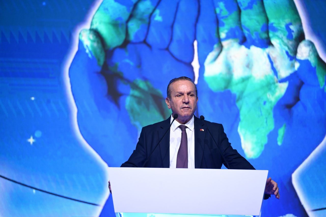 aa-20241127-36309730-36309726-dunya-helal-zirvesi-1280x853.jpg