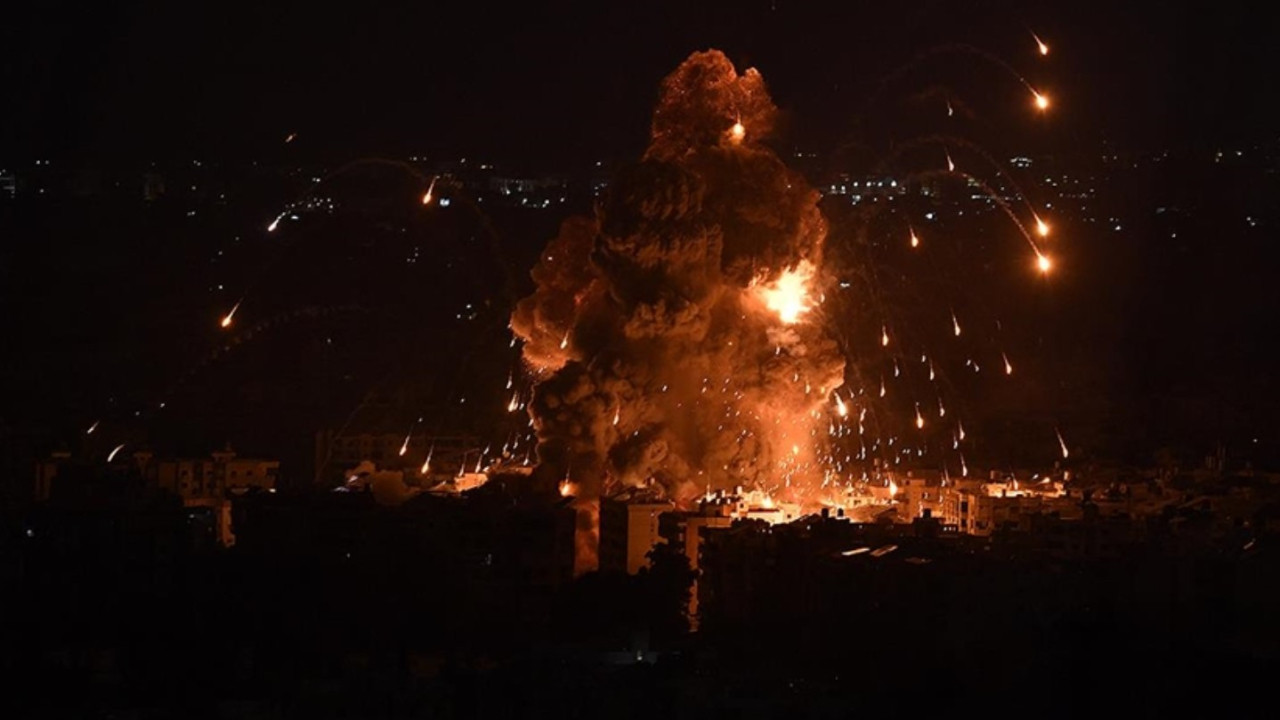 israil-once-tahliye-uyarisi-yapti-ardindan-beyrutta-siddetli-patlamalar-oldu-riqn