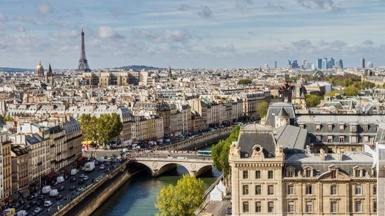 fransanin-baskenti-pariste-referandum-500-cadde-ve-sokak-trafige-kapatilacak-jqps