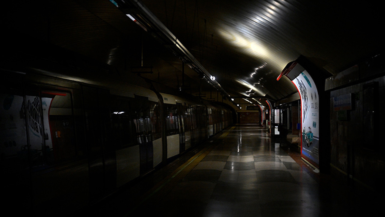 ispanyada-elektrikler-yuzde-99-geri-geldi-kesintinin-sebebi-henuz-tespit-edilemedi-vc6c