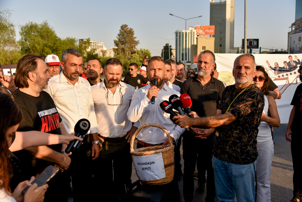 1755248535269kamuda-orgutlu-ktams-kamu-sen-ktos-ktoeos-ve-kamu-is-eylem-ve-basin-aciklamasi-yapti-2-so-1024x684