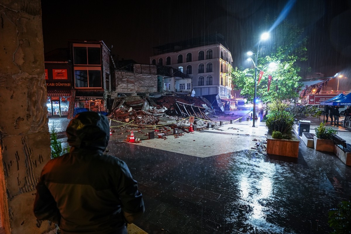 alıkesir’in Sındırgı ilçesinde dün gece meydana gelen 6,1 büyüklüğündeki deprem