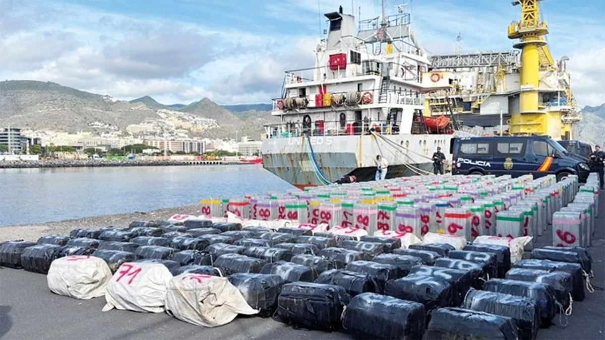 Ispanyanin-Kanarya-Adalari-aciklarinda-10-tona-yakin-kokain.jpg