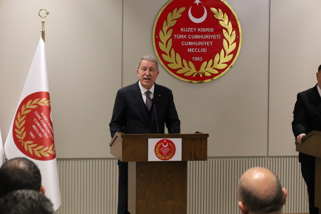 Hulusi Akar