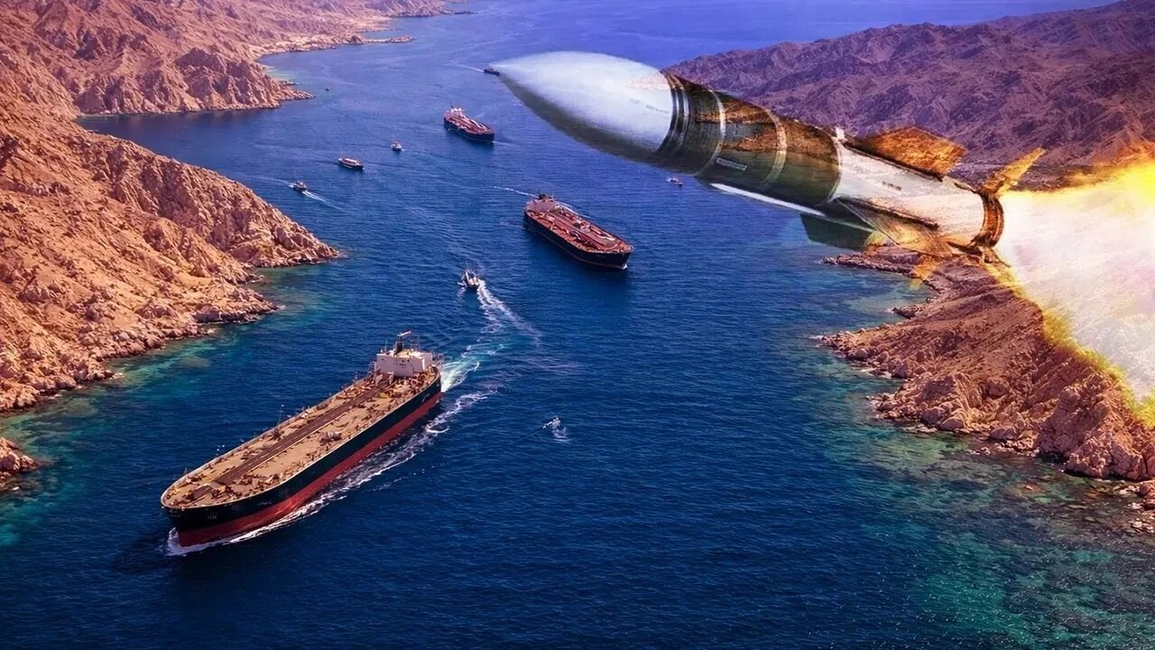 Hürmüz Boğazı'nda gemiler hedef alındı