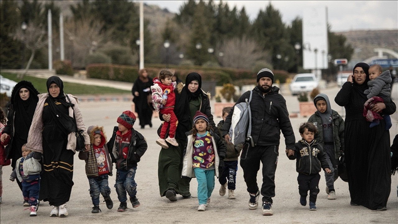 israil-savunma-bakani-acikladi-lubnanda-1-milyonu-askin-kisi-yerinden-edildi-lew6